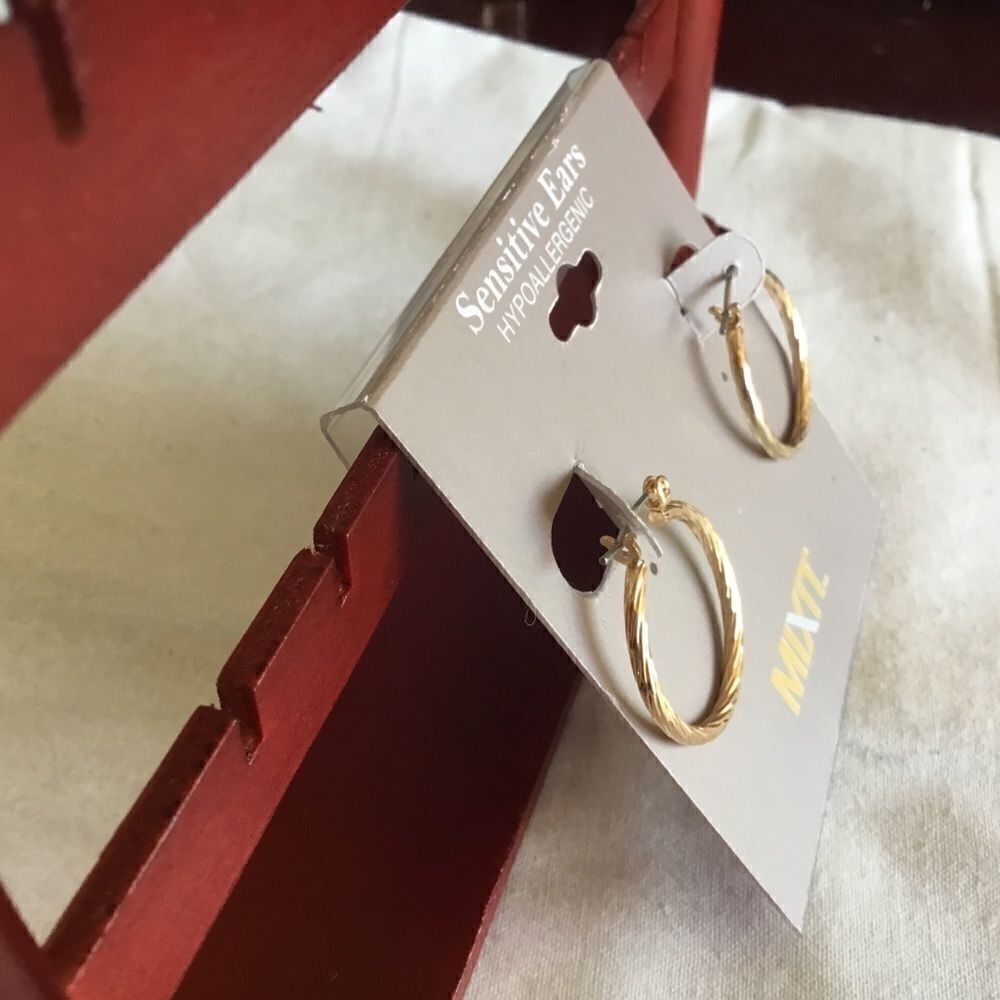 $8 ea or 3/$25 NWT Goldtone Twisted Hoops - Picture 3 of 6